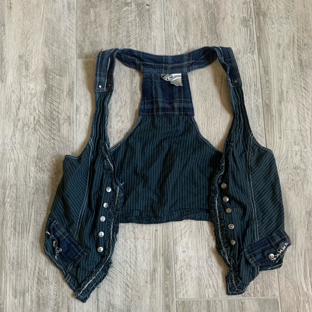 💙ONLY WORN ONCE💙 BKE vest! Size medium!